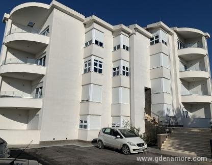 Appartements Bujkovic, logement privé à Bar, Monténégro - 667090F9-F3BC-4321-B581-E80EADD1156F